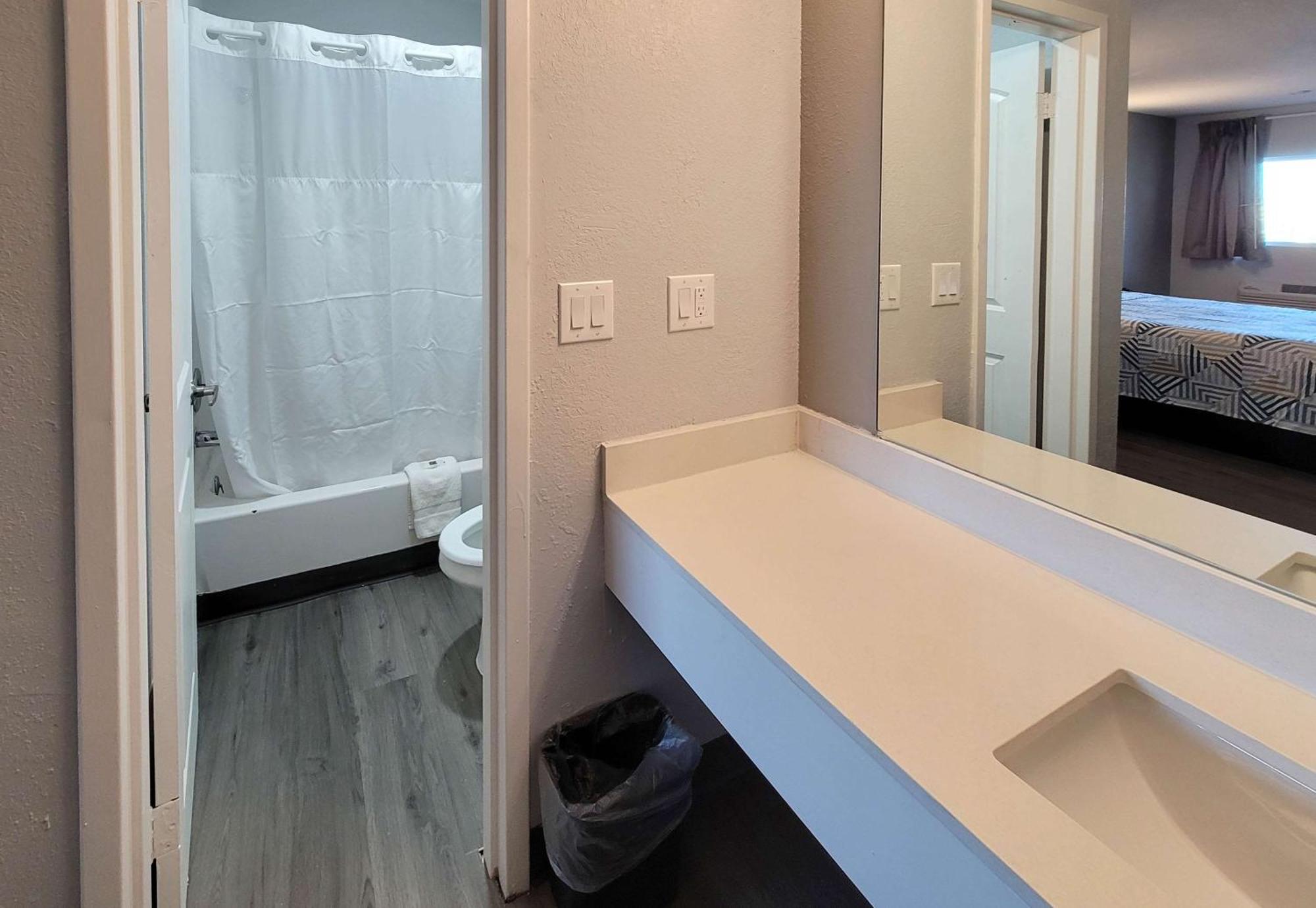Motel 6 Wichita Ks South I35 외부 사진